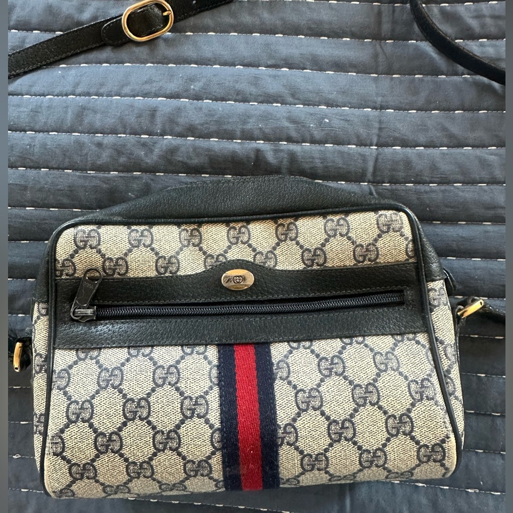 Gucci Handbag: vintage Gucci Sherry Line Navy Shoulder